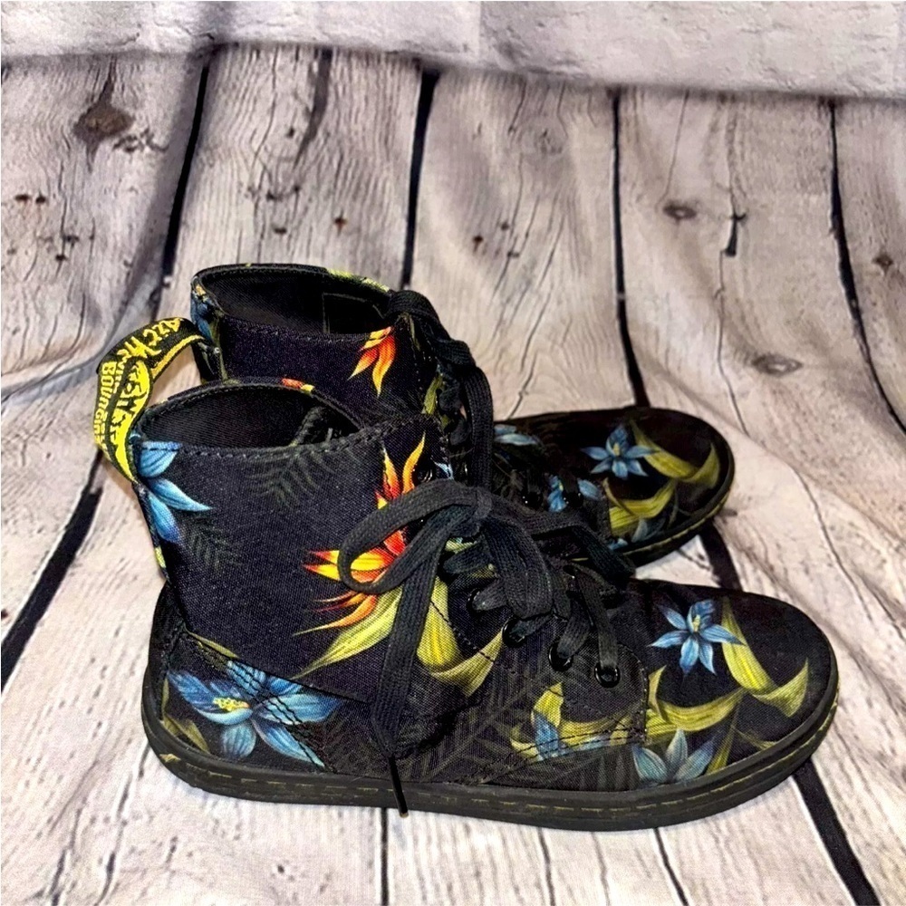Dr. Martens Hackney Women’s Tropical Floral Canvas Boots US Sz 7 Combat Lace-Up